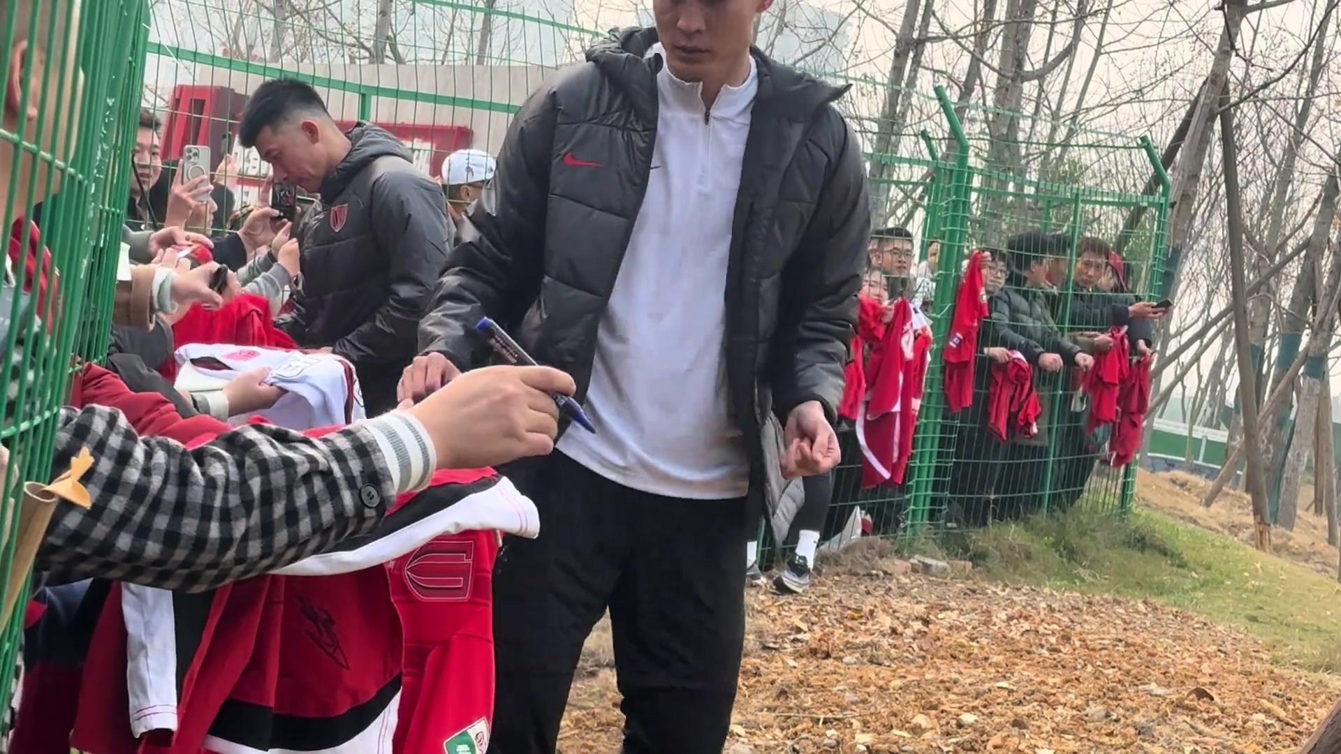 新援到位！快速融入“書法文化” ，歡迎來到我們?nèi)爻谴蠹彝?></div>
              <div   id=
